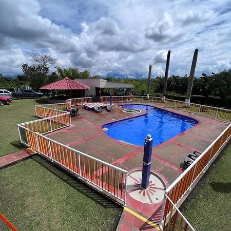 Alojamiento Campestre Hawaii Montenegro Exterior photo
