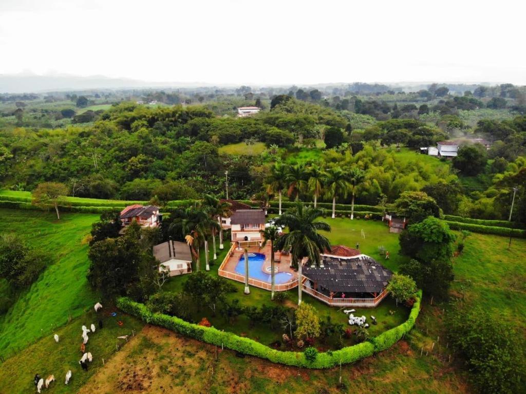 Alojamiento Campestre Hawaii Montenegro Exterior photo