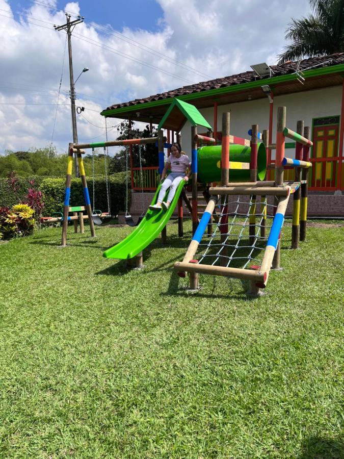 Alojamiento Campestre Hawaii Montenegro Exterior photo