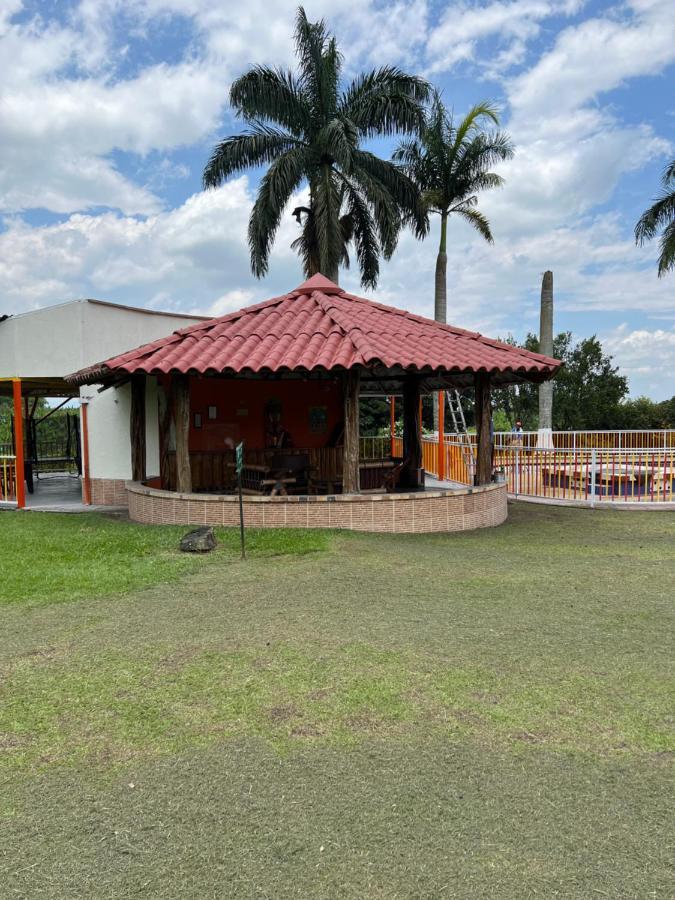 Alojamiento Campestre Hawaii Montenegro Exterior photo